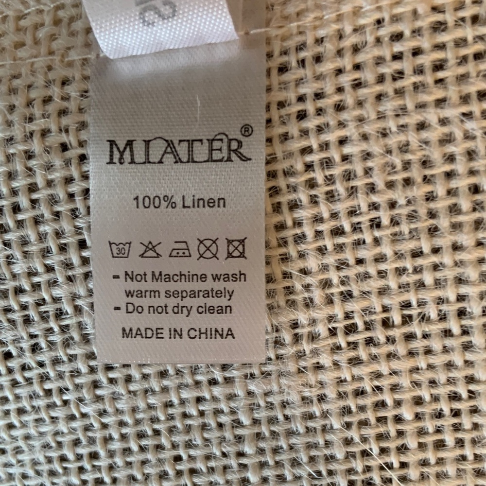 Table Runner - Picture 5 of 6